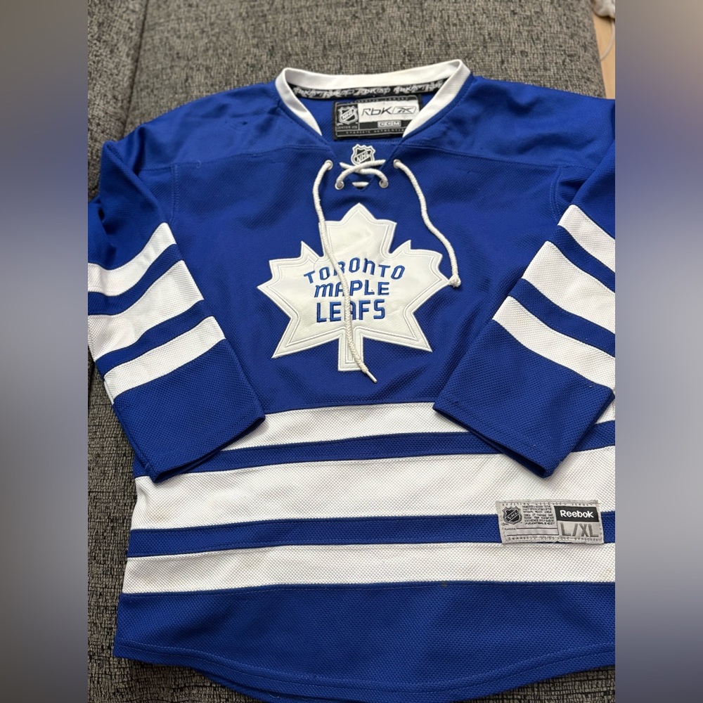Reebok Kids Toronto Maple Leafs Blue & White Hockey Jersey